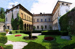 villa-Cicogna-Mozzoni